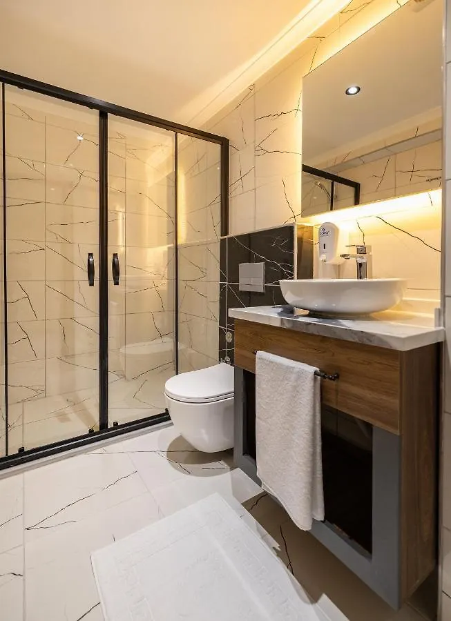 Tuerkler Suite Hotel 트라존